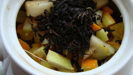 фруктовый чай с чабрецом и пряностями