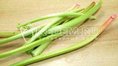 холодный чай с ревенем