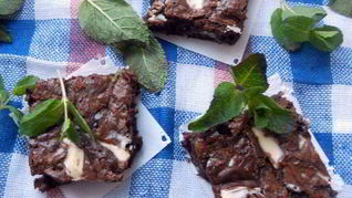 Мятный и чрезвычайно шоколадный брауни