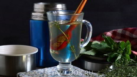 травяной чай в термосе