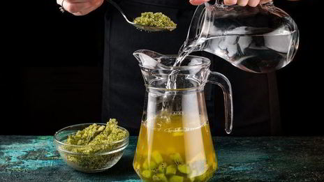 витаминный чай с киви и мятным сахаром