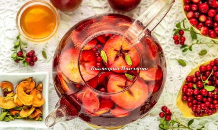 Рецепт яблочного чая с брусникой, клюквой и кардамоном