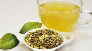 Зеленый чай с жареным рисом