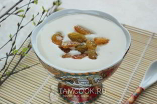 Молочный кисель с изюмом