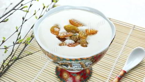 молочный кисель с изюмом