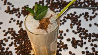 Кофе с мороженым