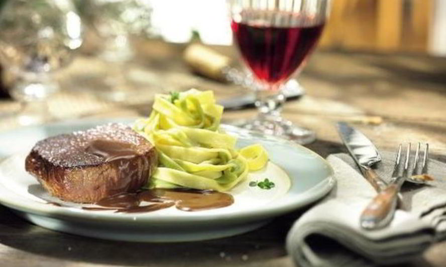 Рецепт медальонов из оленины в кофейном соусе