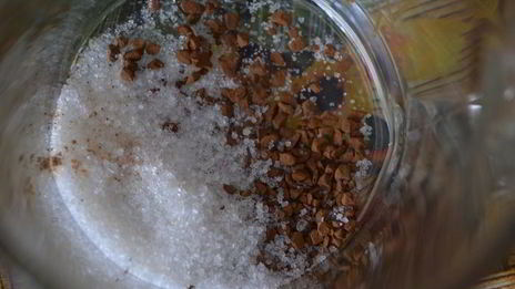 зимний кофе фраппе с корицей и имбирем