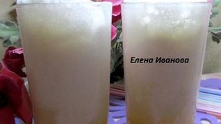 Коктейль с апельсиновым соком и мороженым