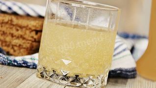 Квас из березового сока с ячменем