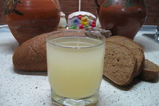 Квас из риса и изюма