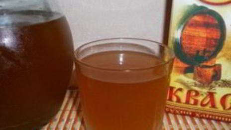 квас из ржаных сухарей