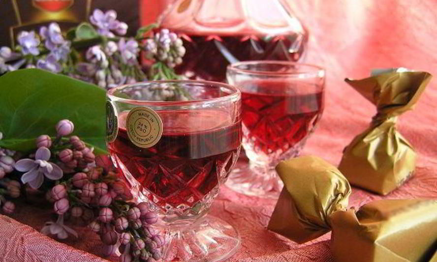 Рецепт малинового ликера с ванилью