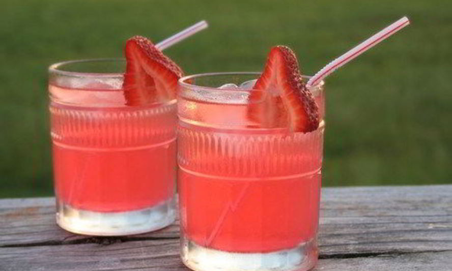 Рецепт клубничного лимонада с красным чаем