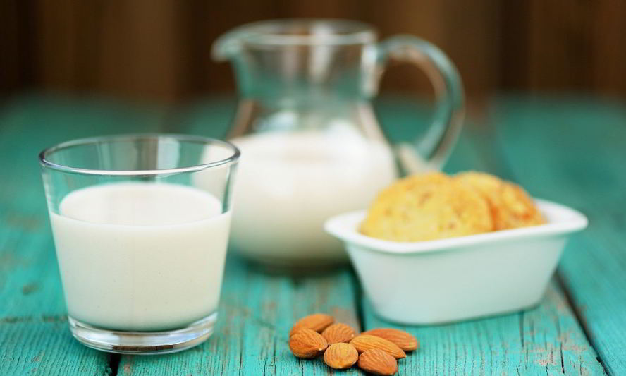 Рецепт миндального молока