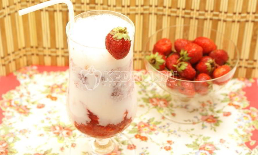 Рецепт молочного коктейля с клубникой