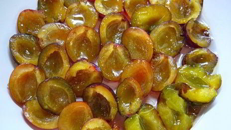 слива, замороженная в сахарном сиропе