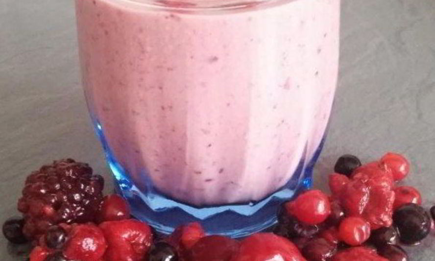 Рецепт бананова-ягодного смузи