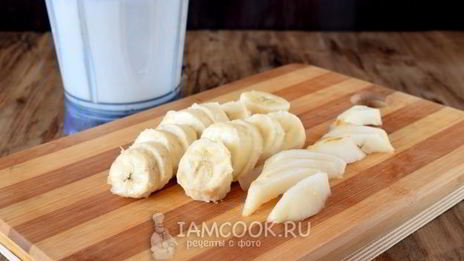 грушево-банановый смузи с кокосовым молоком