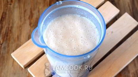 грушево-банановый смузи с кокосовым молоком