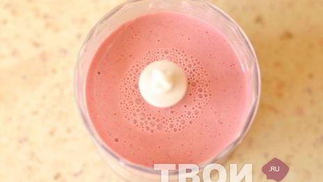 малиново-банановый смузи с овсяными хлопьями