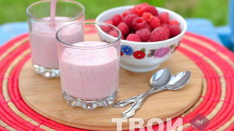 малиново-банановый смузи с овсяными хлопьями
