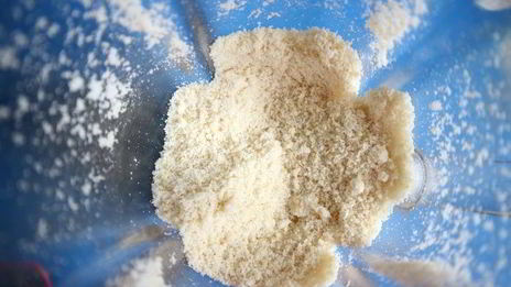 малиновый смузи на миндальном молоке