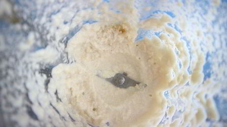 малиновый смузи на миндальном молоке