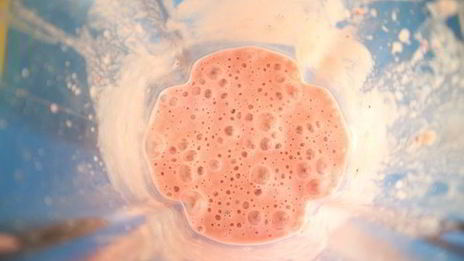 малиновый смузи на миндальном молоке