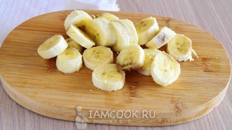 шоколадный смузи с бананом и кокосовым молоком