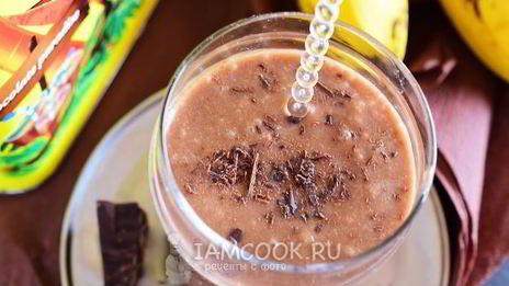 шоколадный смузи с бананом и кокосовым молоком