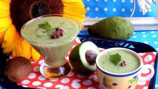 Смузи из авокадо и киви