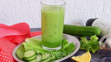 смузи из огурцов и сельдерея