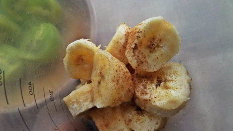 смузи из ревеня, киви и банана