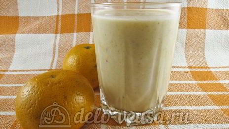 смузи на кефире с бананом и мандарином