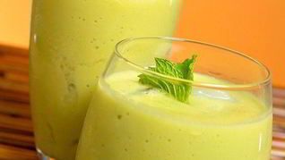 Смузи с авокадо и бананом