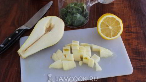 смузи с грушей и шпинатом