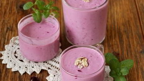 смузи с творогом, овсянкой и смородиной