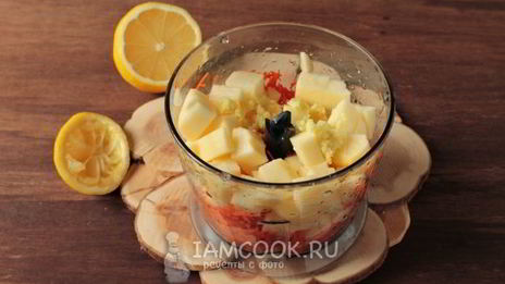 смузи с яблоком, морковью и имбирем