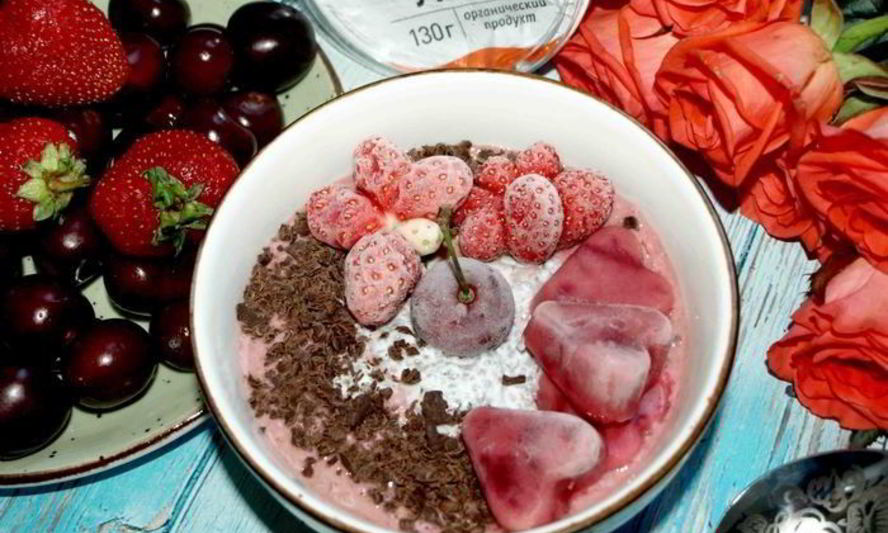 Рецепт вишневого смузи-боул с чиа