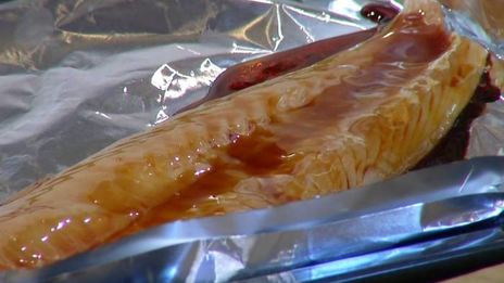 треска в кленовом сиропе под соусом из кураги