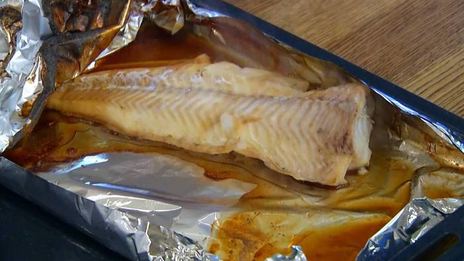 треска в кленовом сиропе под соусом из кураги