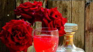 Вино из лепестков роз