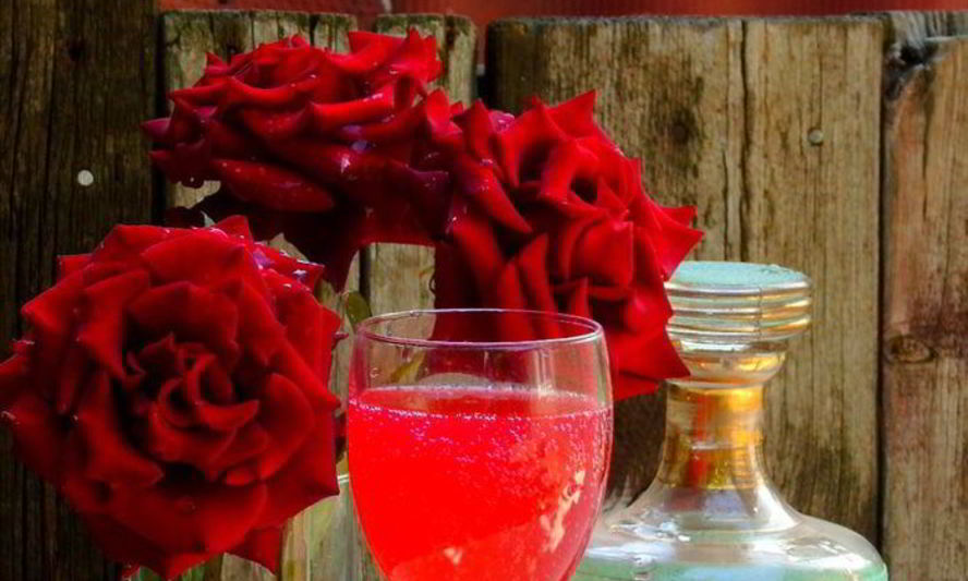 Рецепт вина из лепестков роз