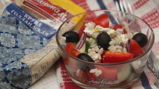 Греческий салат с перловкой