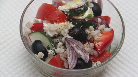 греческий салат с перловкой