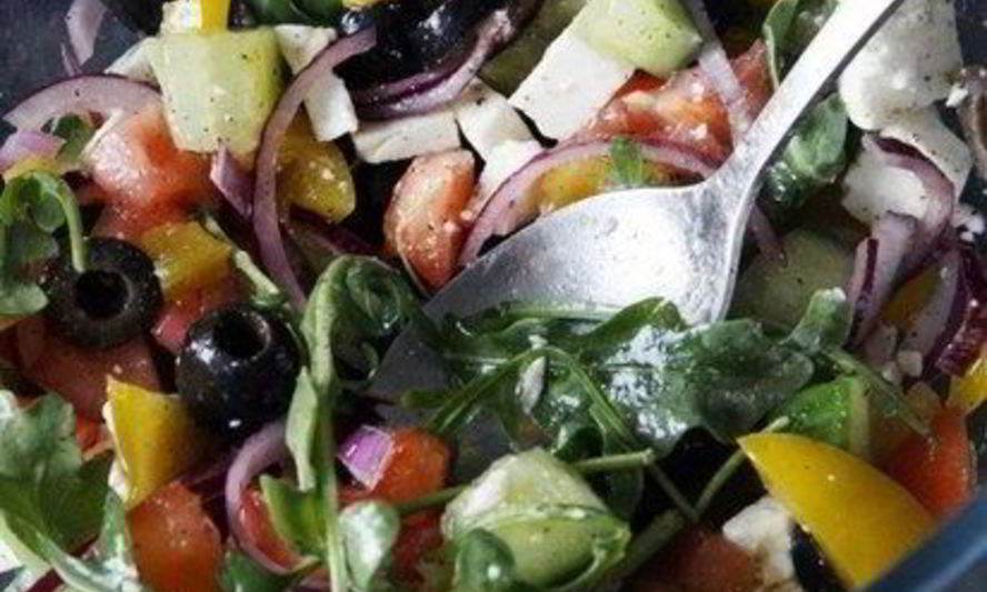 Рецепт греческого салата с рукколой
