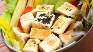 Греческий салат с тофу