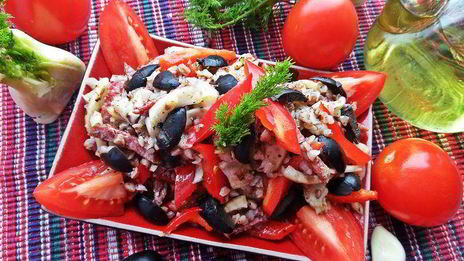 гречневый салат с овощами и салями