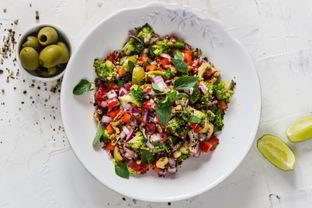 Овощной салат с зеленой гречкой